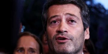 Rui Tavares critica António José Seguro por admitir dar posse a um governo do Chega