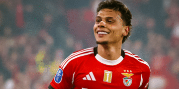 Romário provoca e agita a net! Lenda brasileira partilha jogada de Richard Ríos e lança farpa aos adeptos do Palmeiras: “Já estão com saudades?”